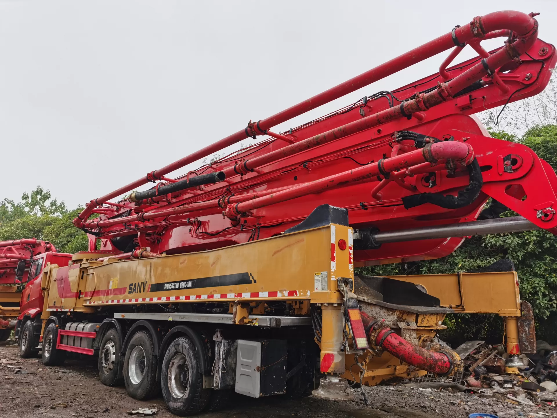 2021 sany boom pump 62m sany şassisində yük maşınına quraşdırılmış beton pompalı avtomobil